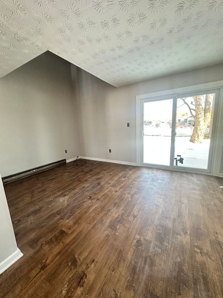 210 Holly Hill St #E - Photo 3 of 6