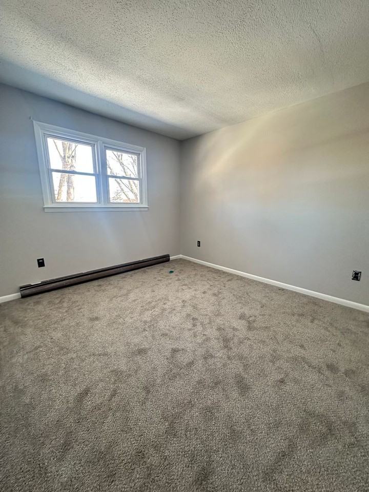 210 Holly Hill St #E - Photo 5 of 6