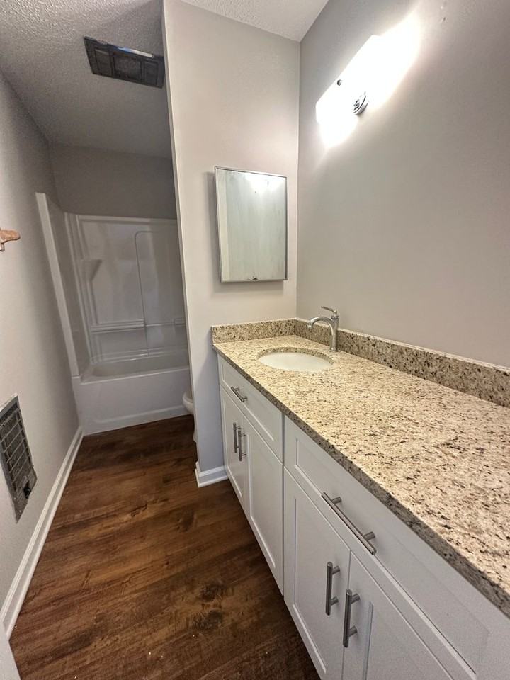 210 Holly Hill St #E - Photo 6 of 6