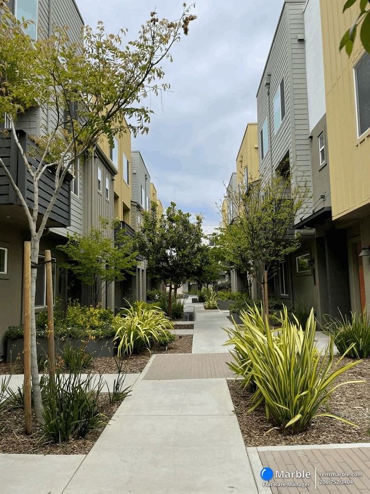 160 Uptown Cir - Photo 2 of 19