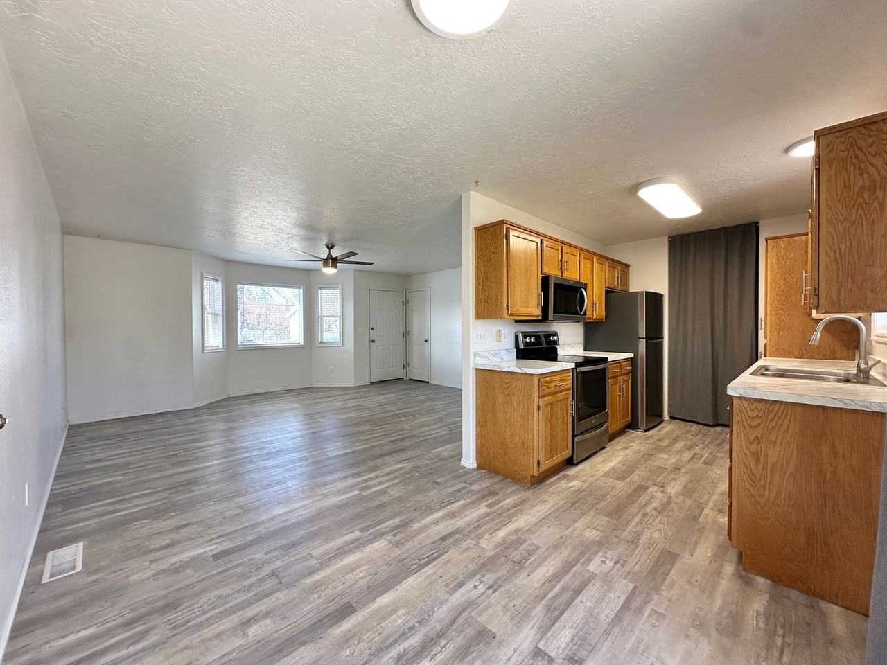 274 Randy Dr - Photo 3 of 22