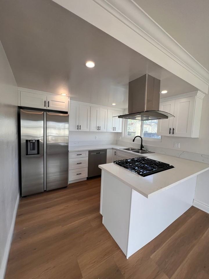 18711 Demion Ln #D - Photo 4 of 9