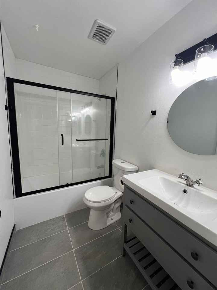 18711 Demion Ln #D - Photo 5 of 9