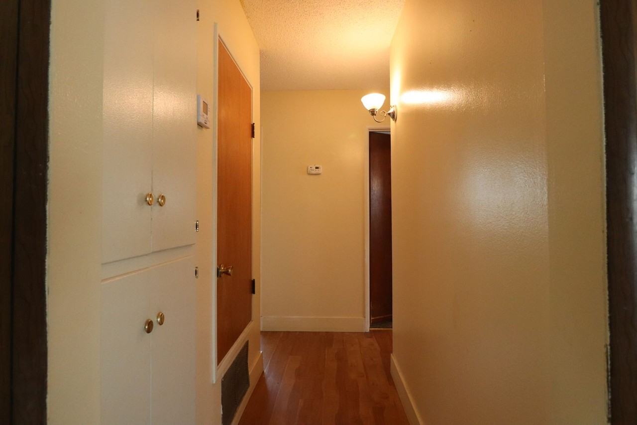 213 W Taft St - Photo 6 of 10