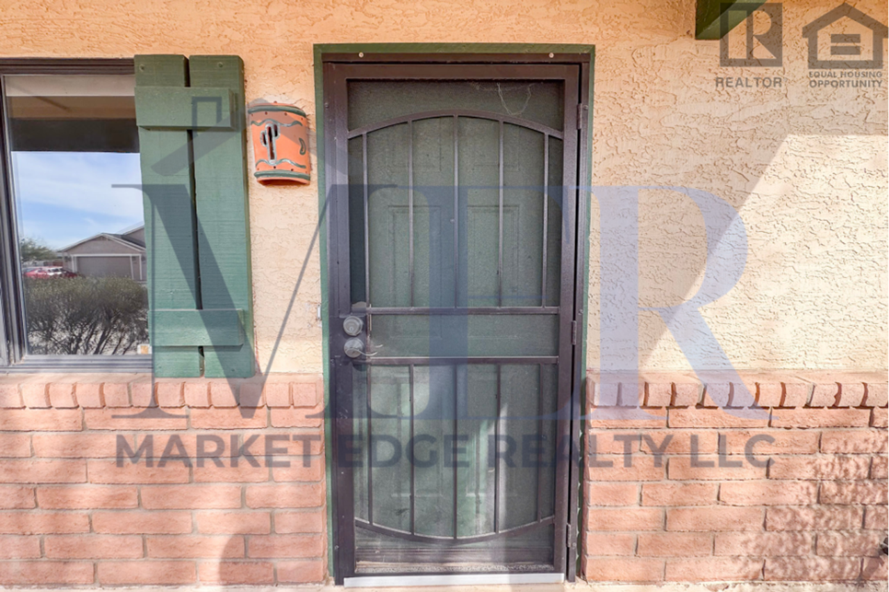 10388 W Fernando Dr - Photo 6 of 39