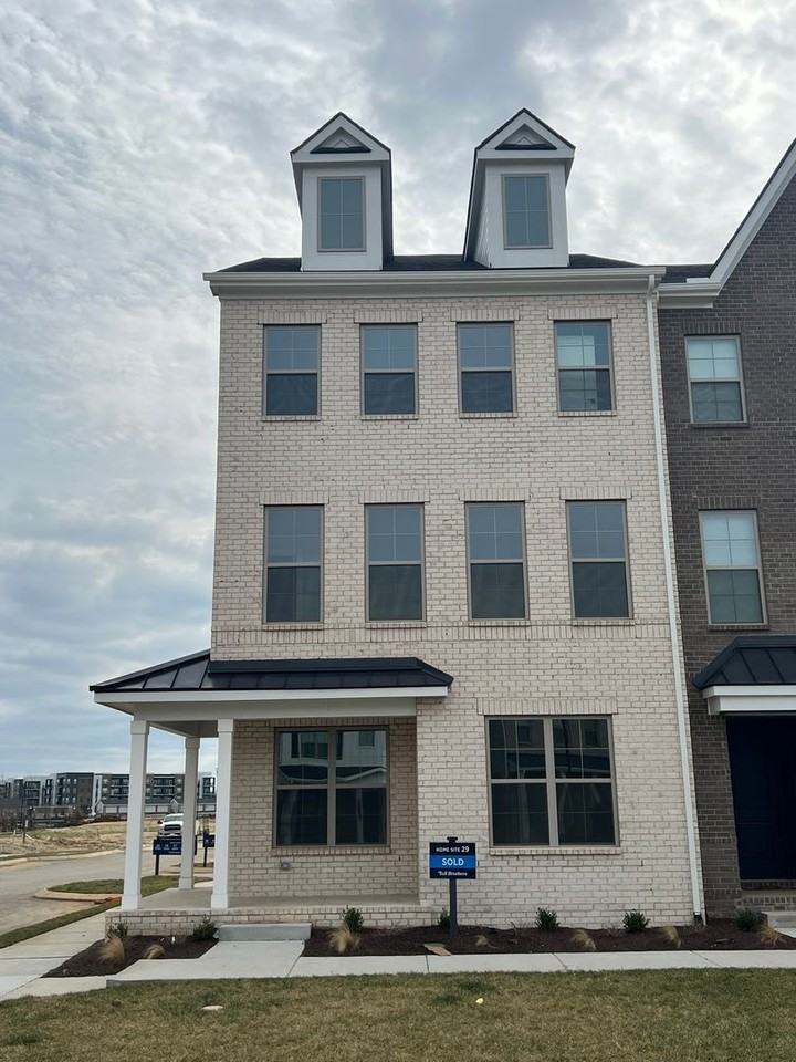 2615 Wilson Ave - Photo 2 of 26