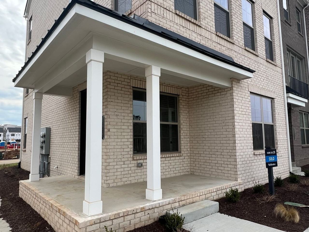 2615 Wilson Ave - Photo 3 of 26