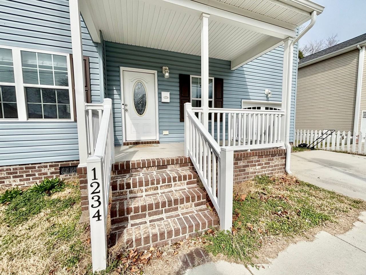 1234 Summit Ave - Photo 2 of 20