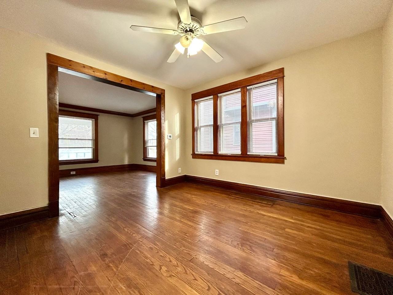 305 Charles Ave Se - Photo 7 of 19