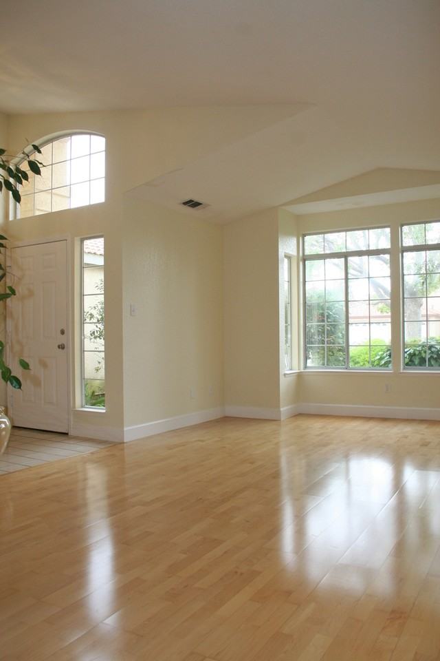 10317 Walnut Creek Ct - Photo 3 of 29