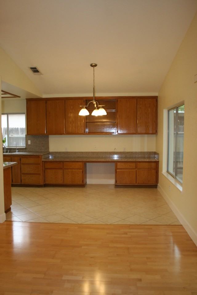 10317 Walnut Creek Ct - Photo 6 of 29