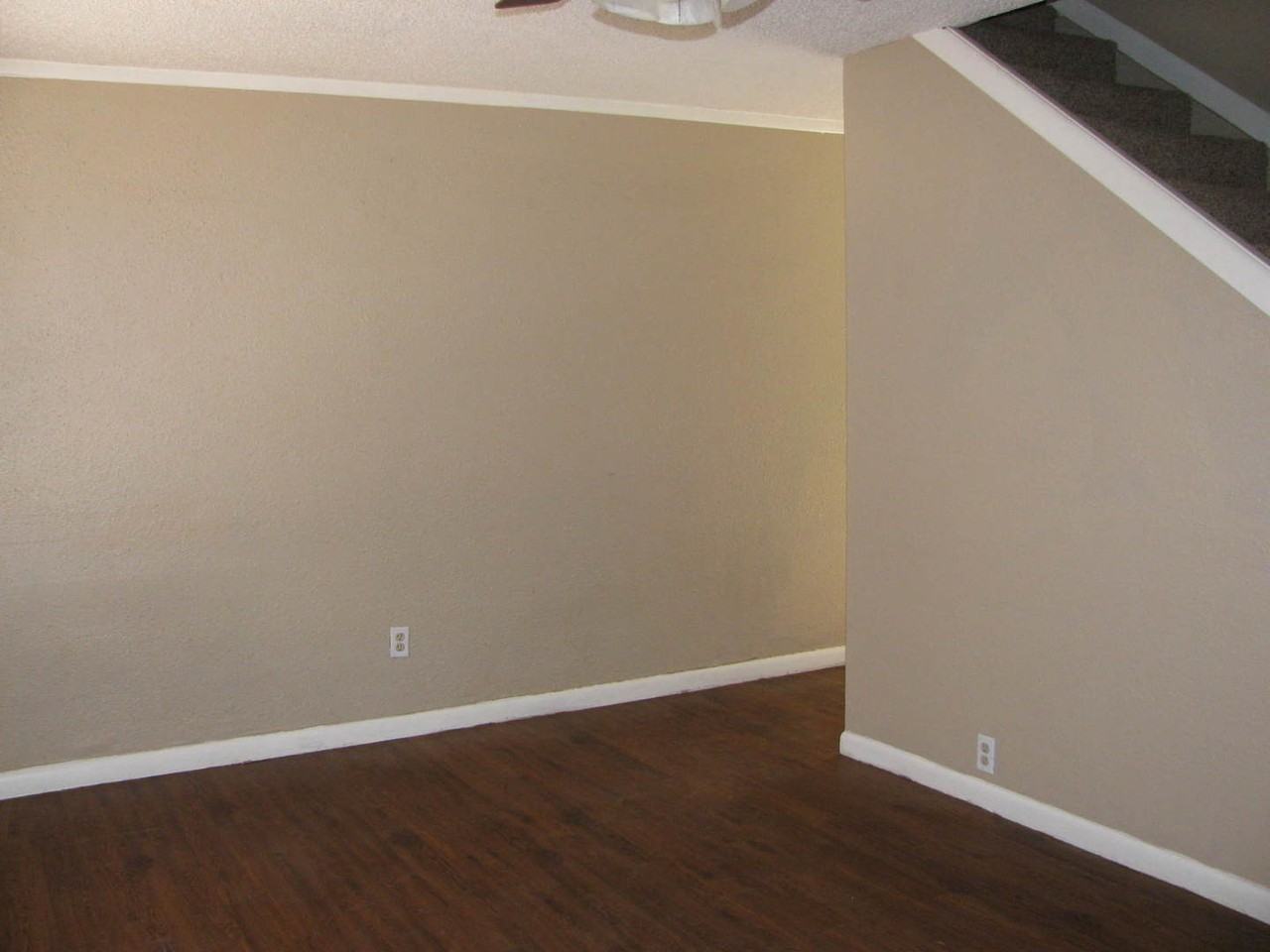 2704 Avenue V - Photo 2 of 9