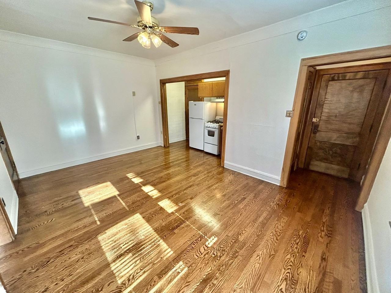 2339 N. Geneva - Photo 4 of 28