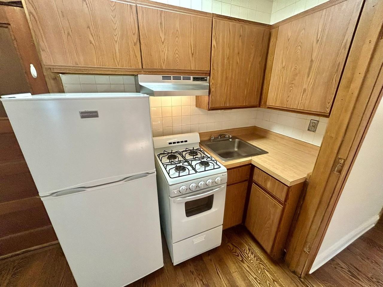 2339 N. Geneva - Photo 7 of 28