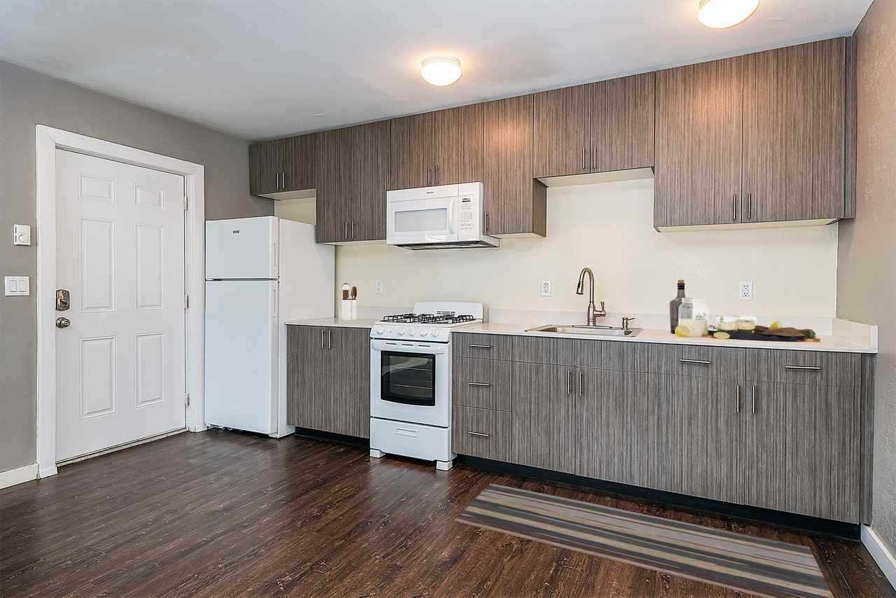 1532 Walnut St - Photo 2 of 8