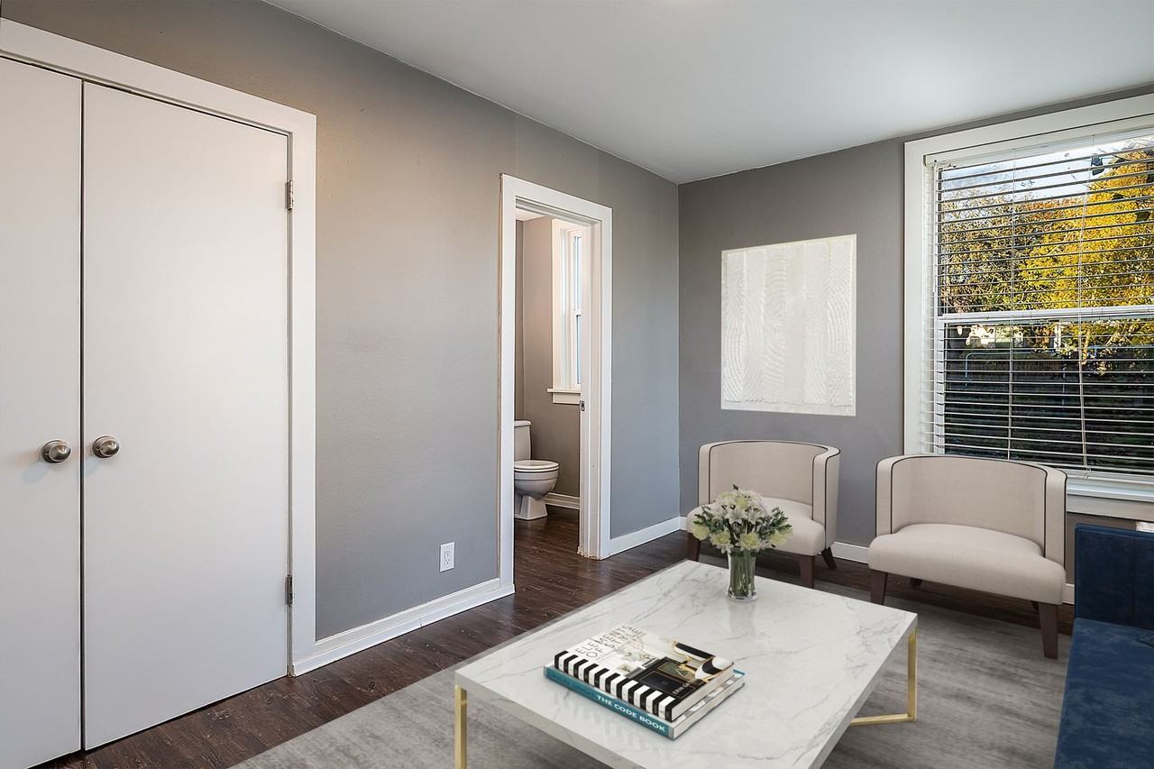1532 Walnut St - Photo 4 of 8