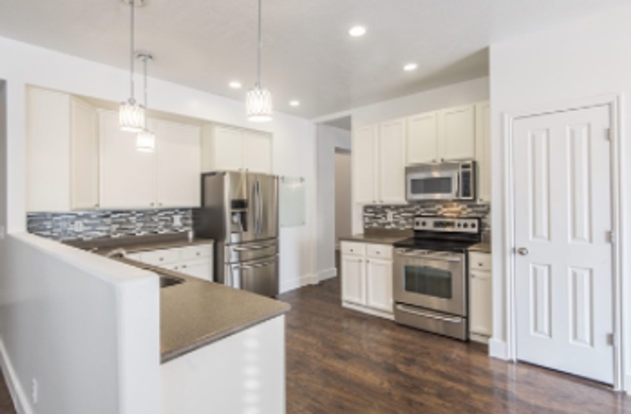 646 E 1590 S - Photo 2 of 13