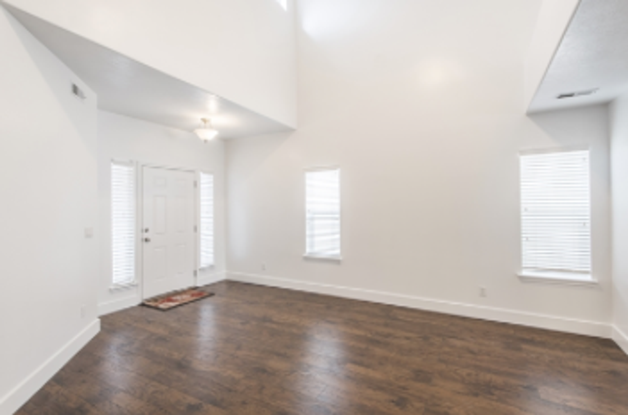 646 E 1590 S - Photo 4 of 13