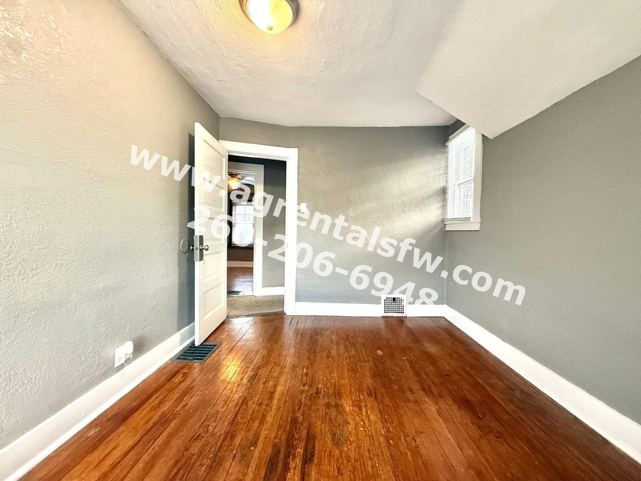 915 Rivermet Ave - Photo 4 of 14