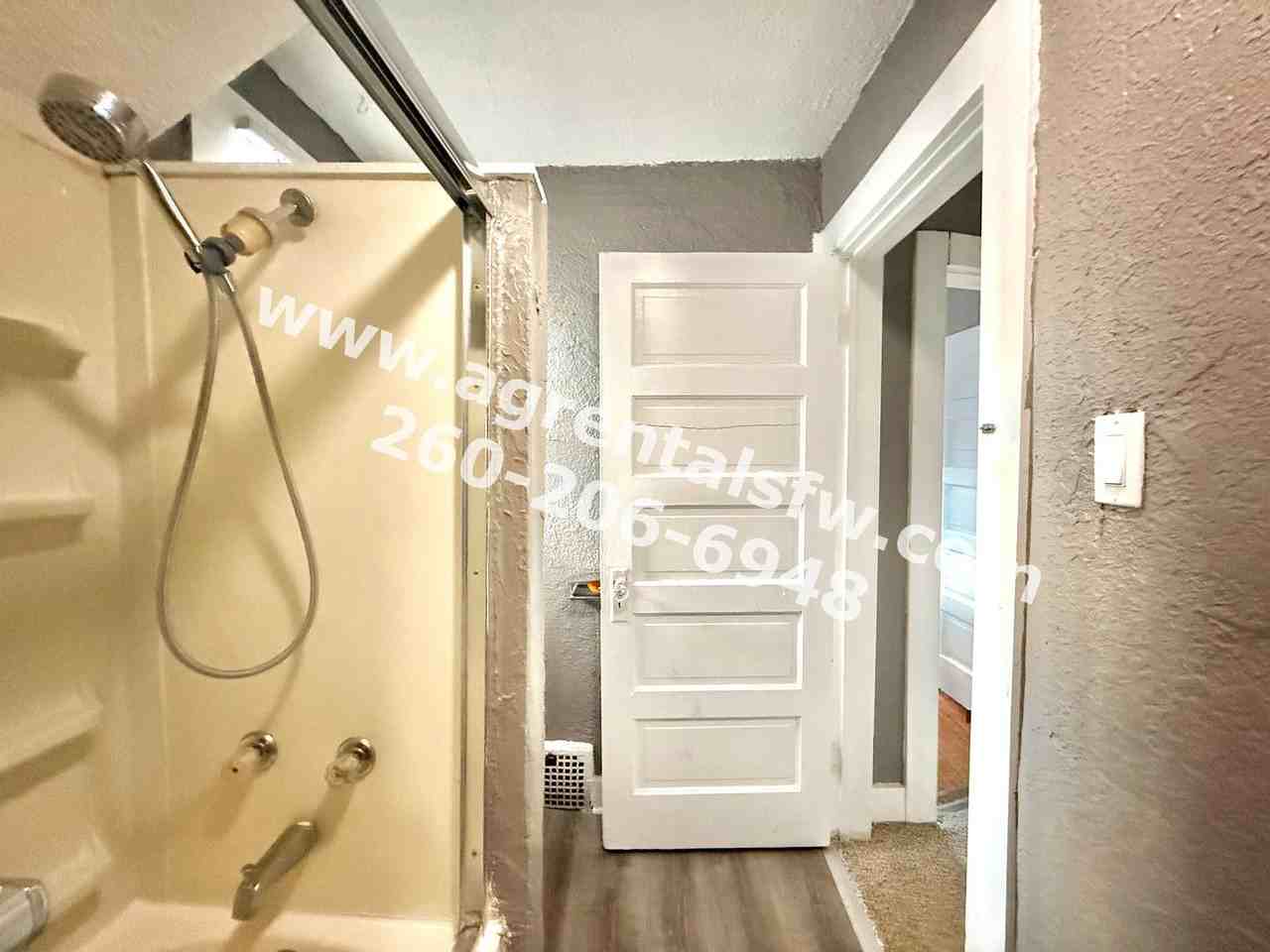 915 Rivermet Ave - Photo 6 of 14