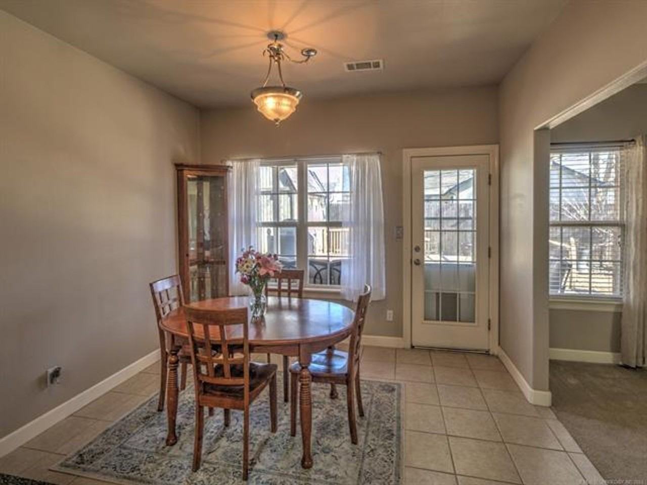 2500 Highwood Pl - Photo 7 of 20