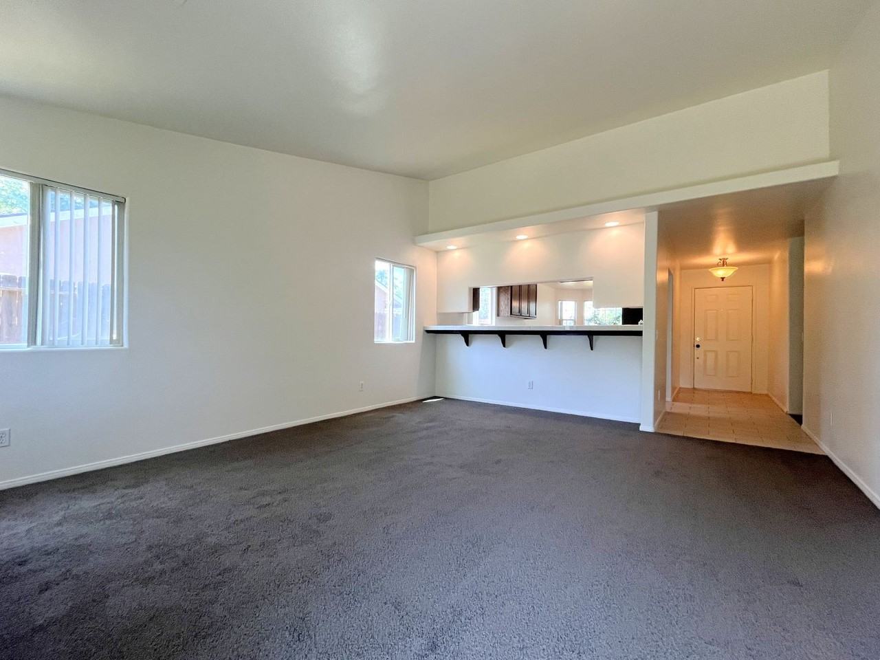 860 Maple Ave - Photo 3 of 21