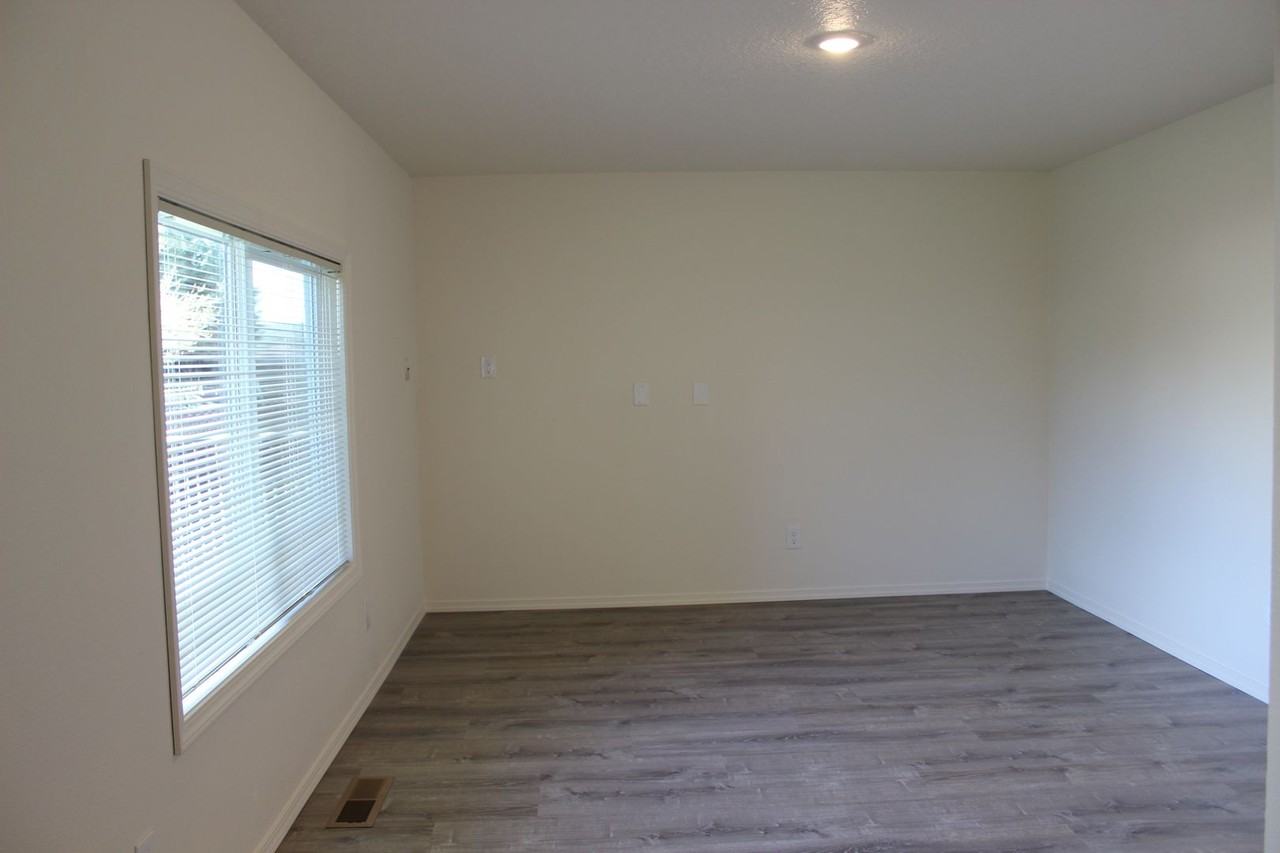 20085 Sw Jann Pl - Photo 4 of 16