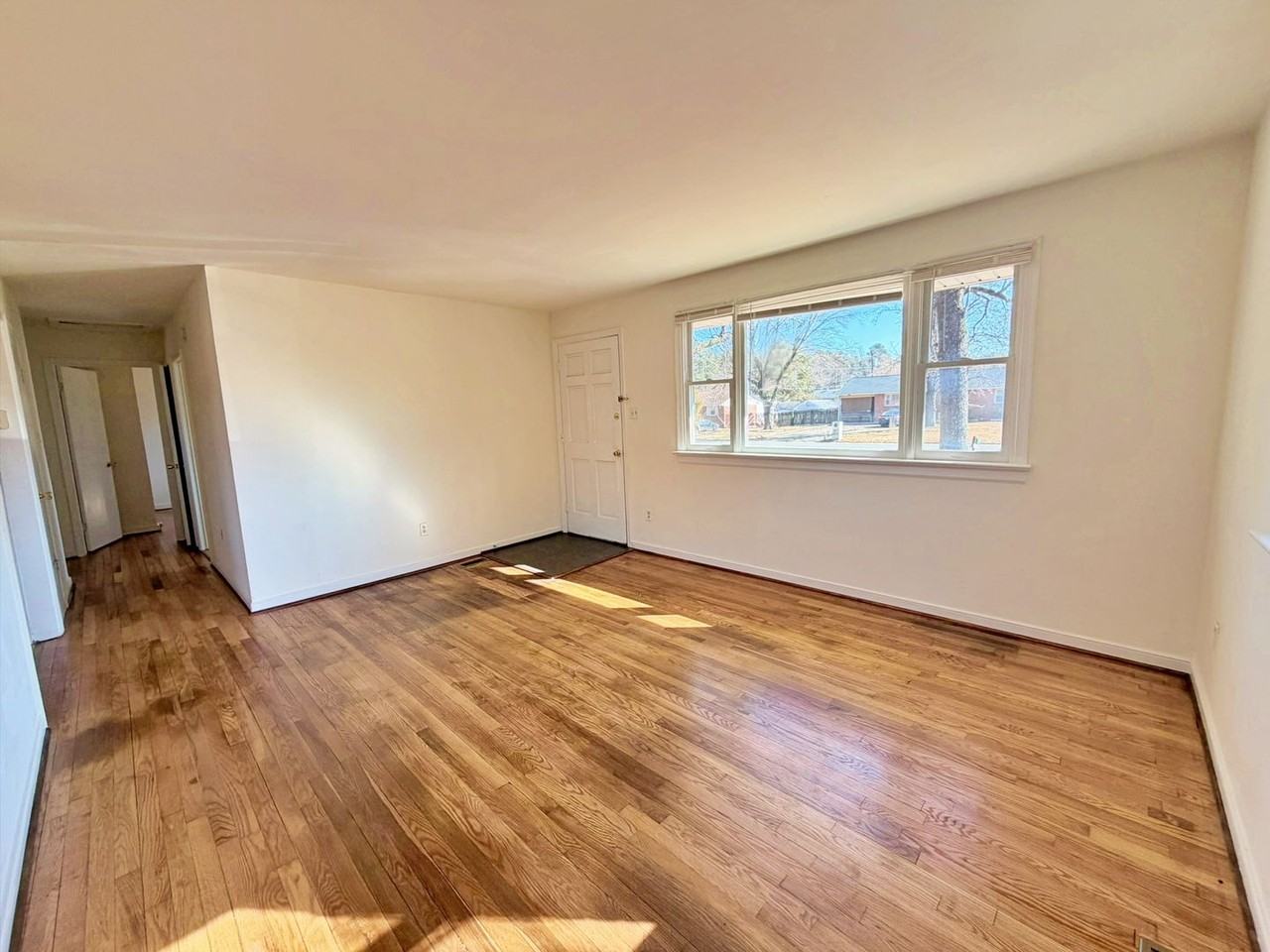 2912 Perlock Rd - Photo 5 of 24