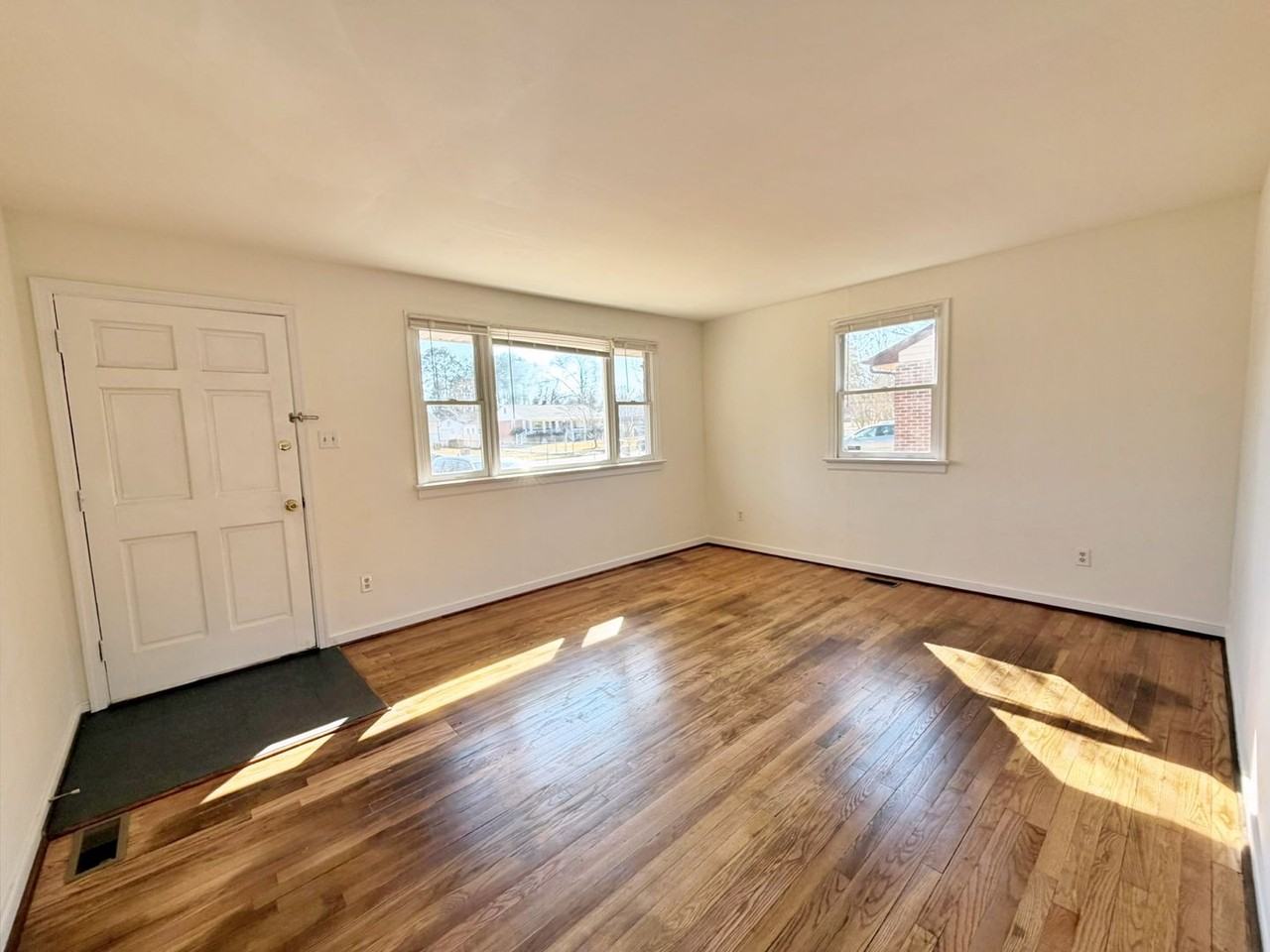 2912 Perlock Rd - Photo 6 of 24