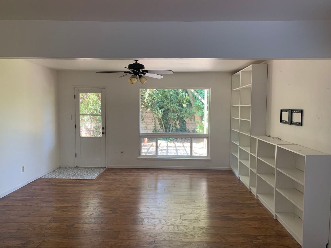 1921 Drexel Dr - Photo 6 of 20