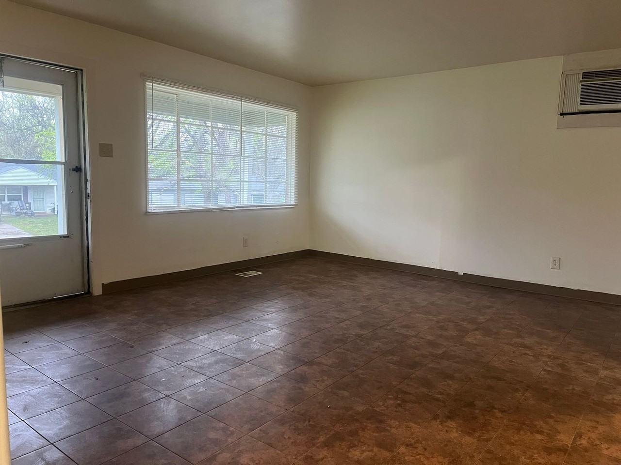 3530 Sw Kerry Ave - Photo 2 of 7