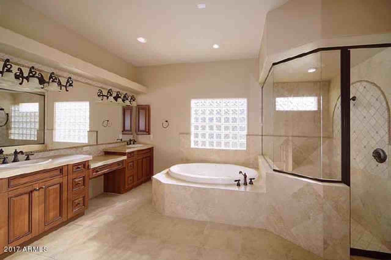 3226 W Cloud Rd - Photo 2 of 39