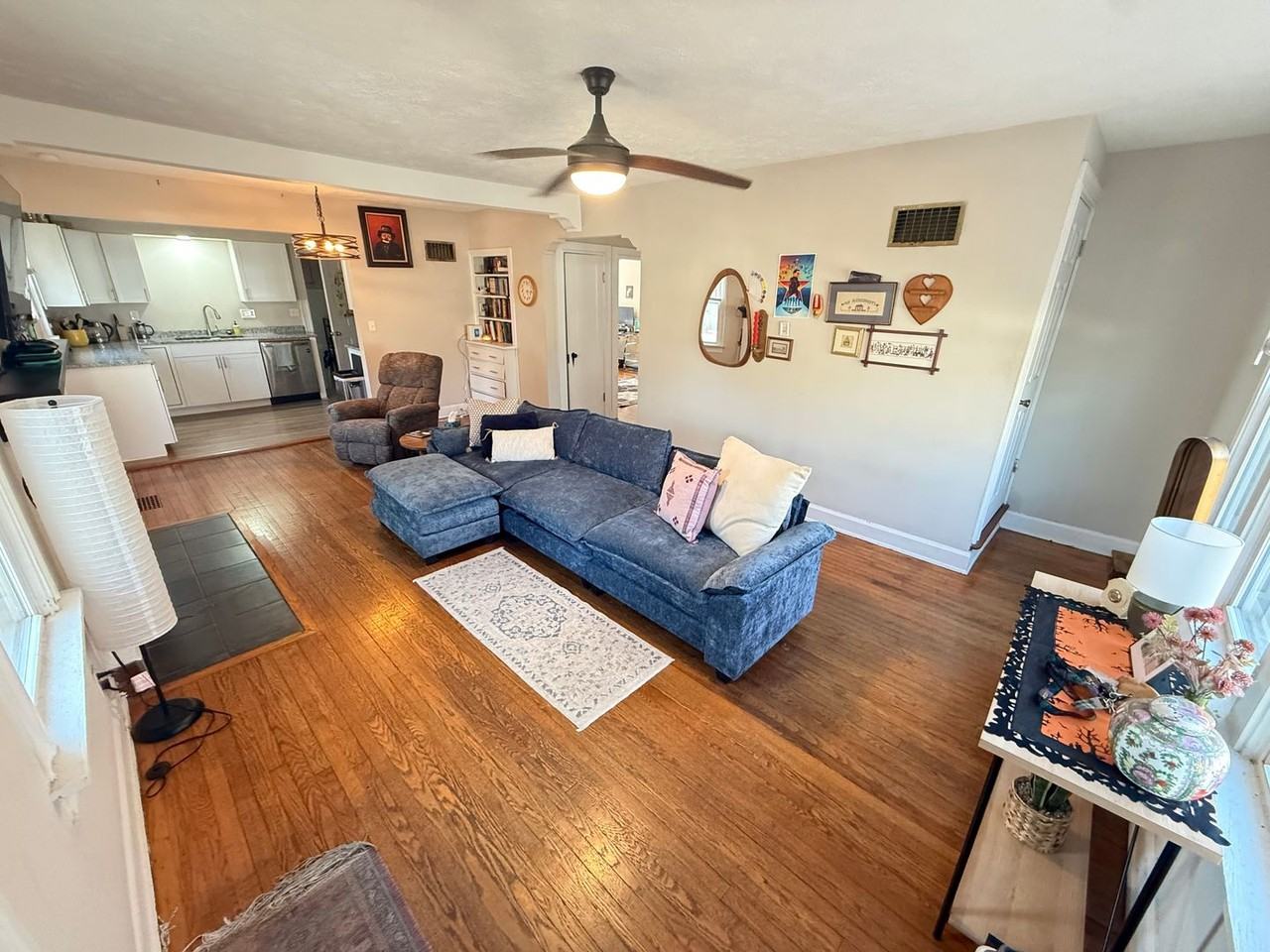 1626 E Belmont St - Photo 6 of 21