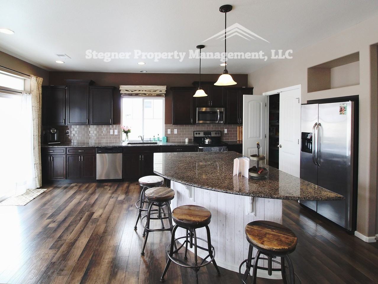 3621 Maplewood Ln - Photo 5 of 17