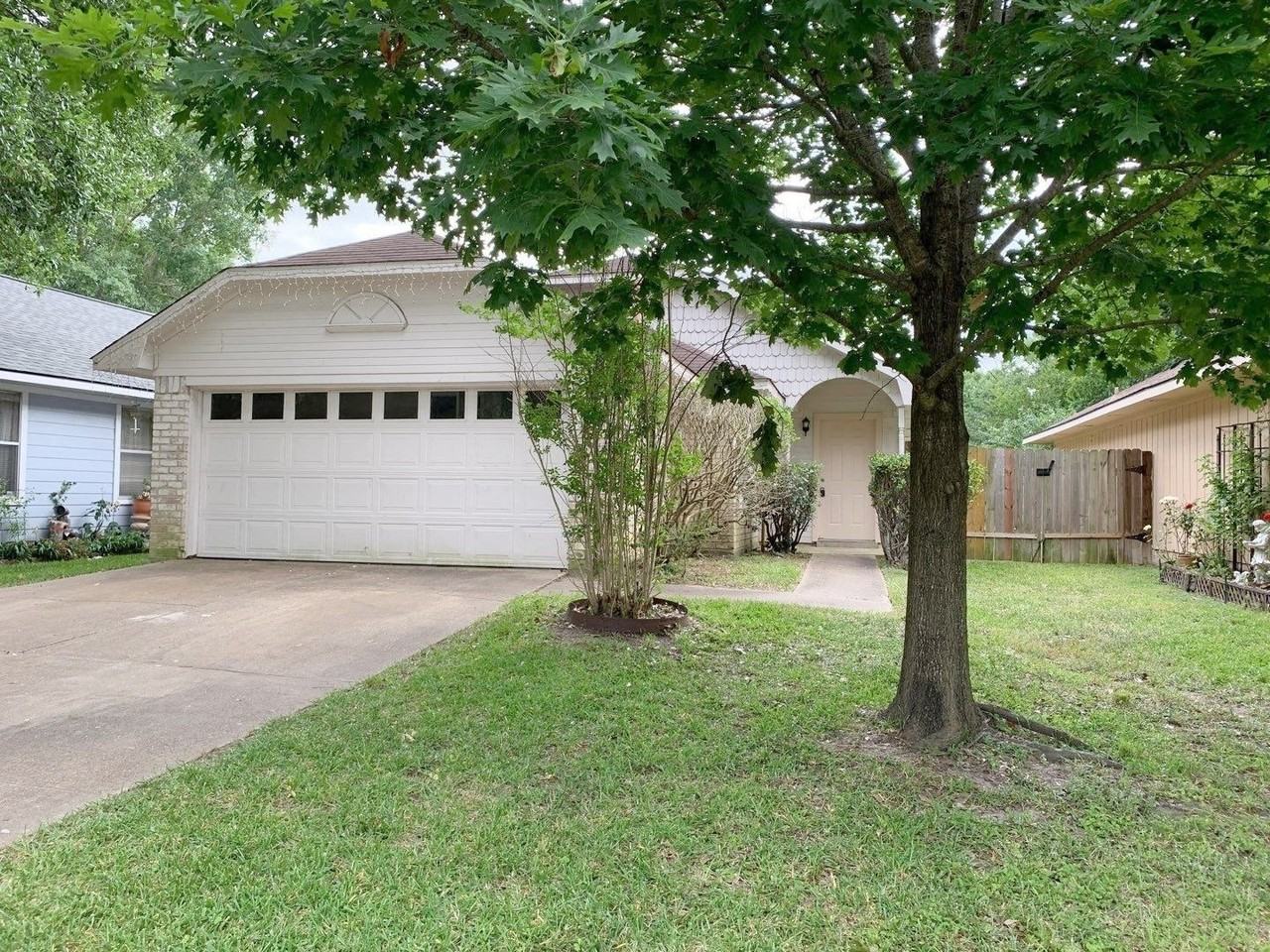 13711 Carsa Ln - Photo 3 of 13