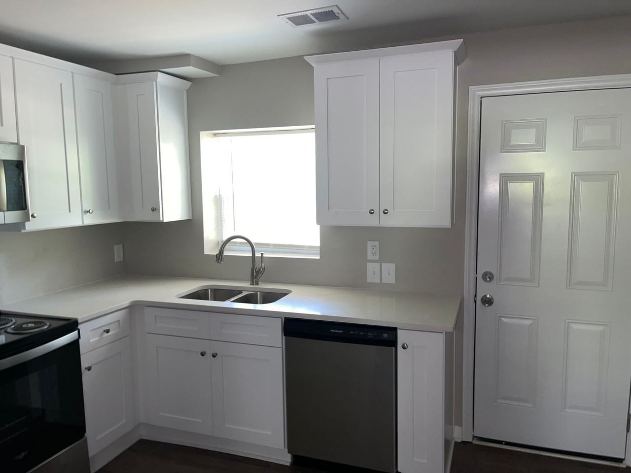 424 Childs St - Photo 6 of 13