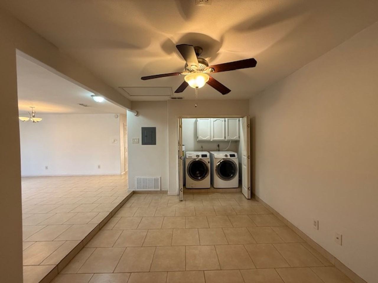 1238 Shiloh Dr - Photo 4 of 16