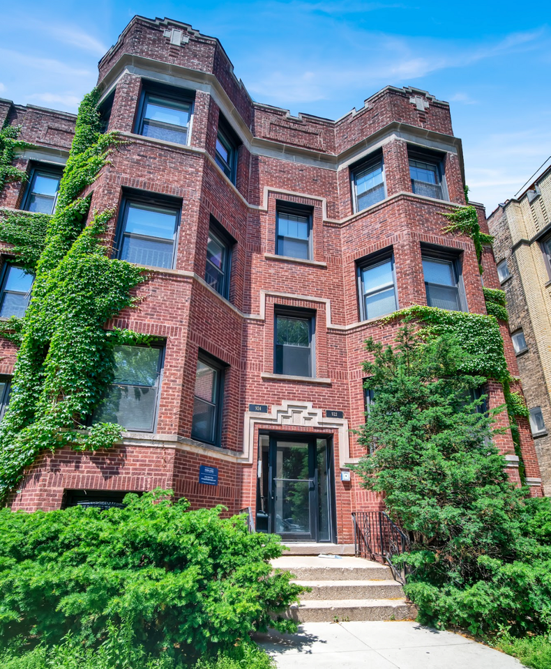 922 W George St - Photo 7 of 7