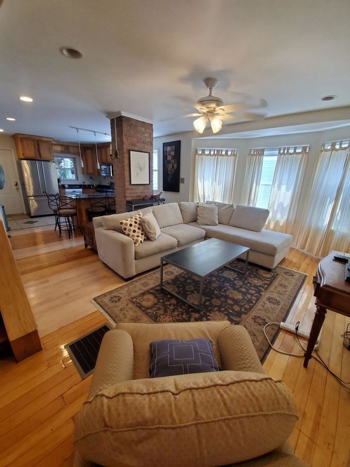 17 Holman St - Photo 2 of 22