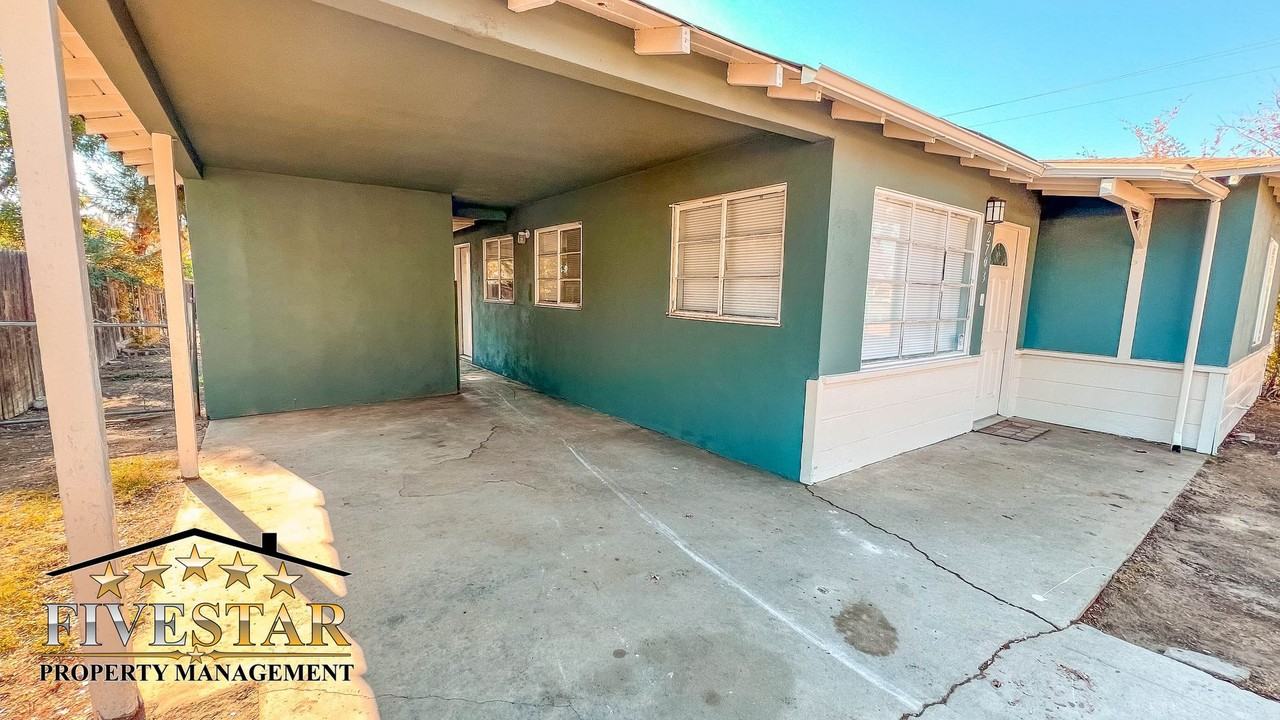 2703 Center St - Photo 3 of 17