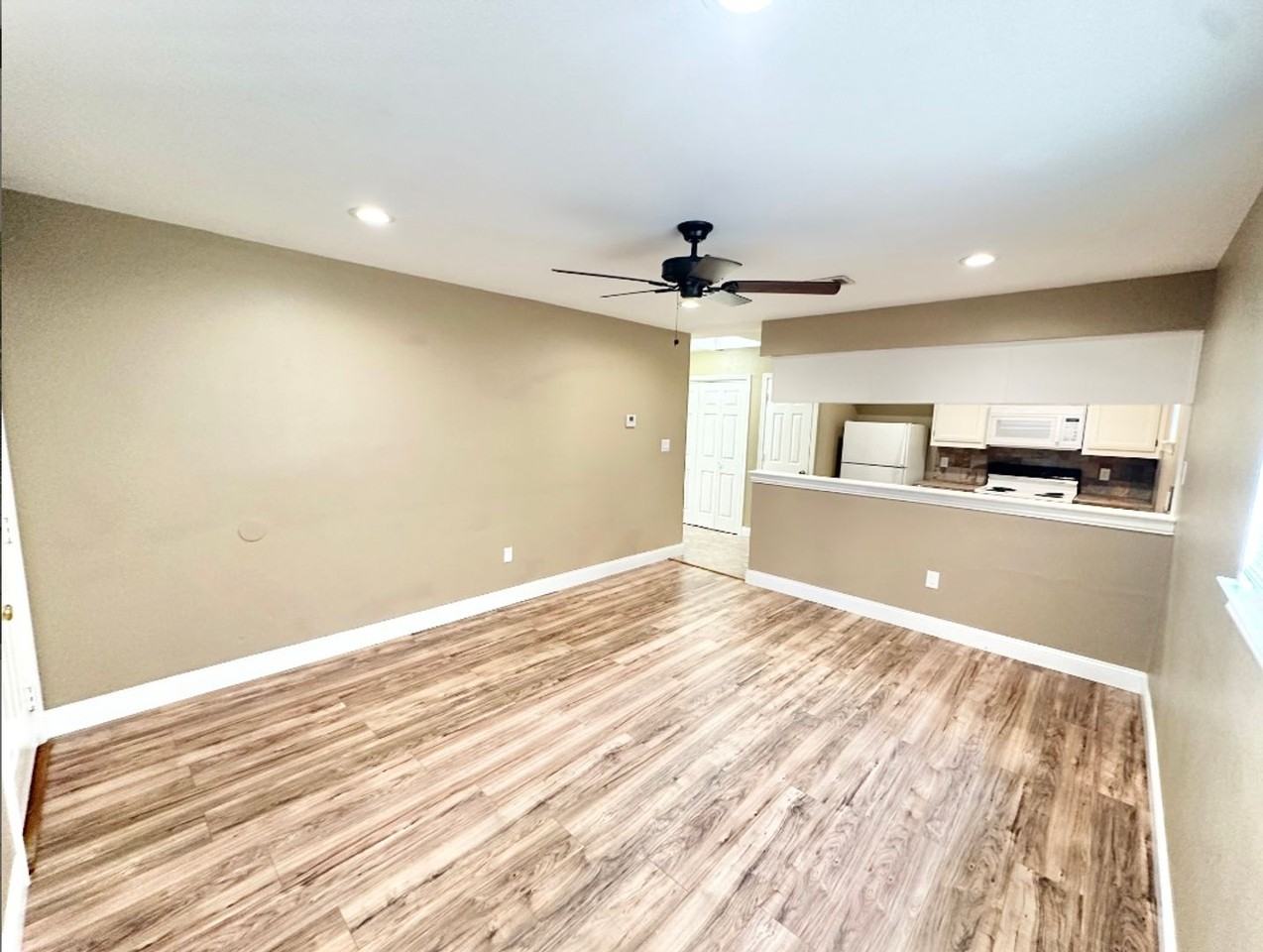 2306 W Hickory St - Photo 2 of 13