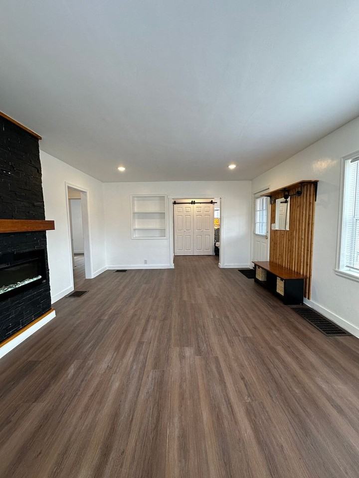 1404 W Bethel Ave - Photo 7 of 37