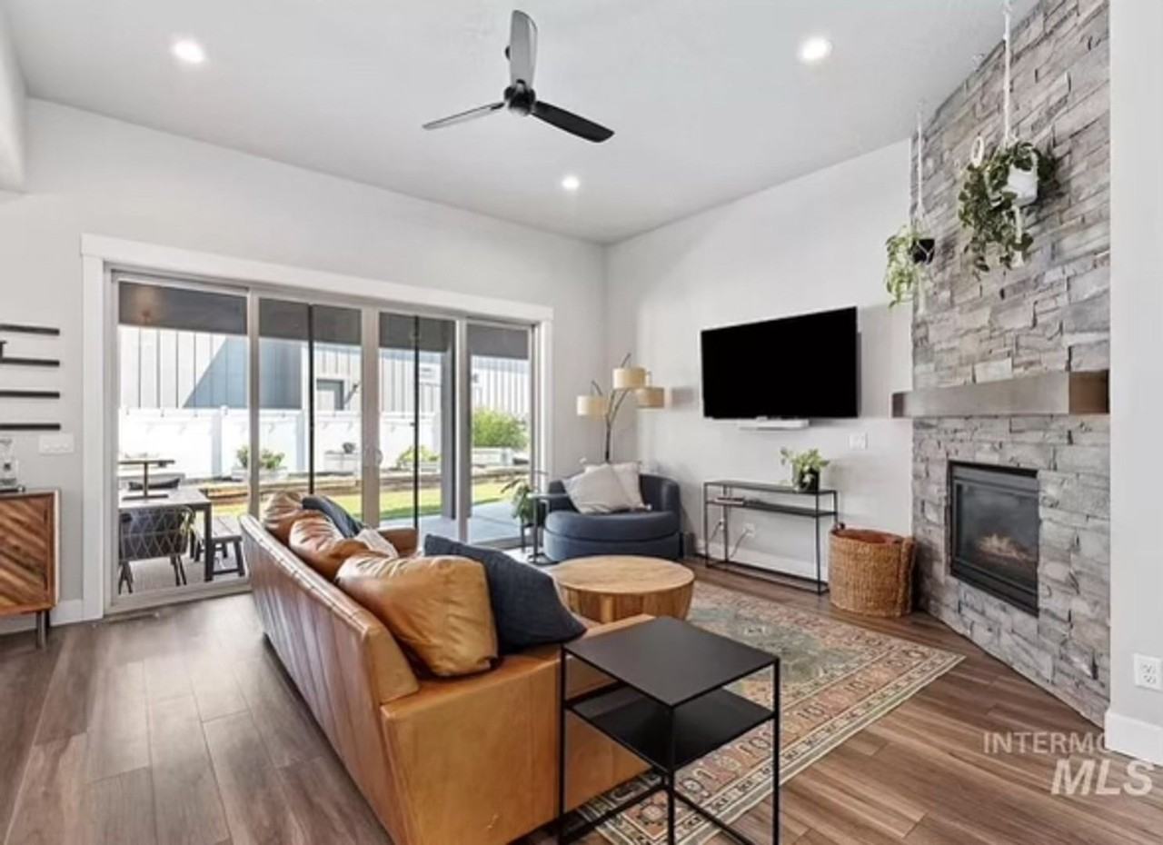 8462 W Suttle Lake Dr - Photo 2 of 24