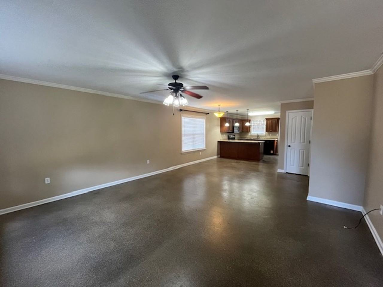 6900 Meadowbrook Ln - Photo 2 of 14