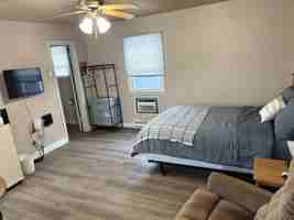 featured image of 2316 E Broadway Ave