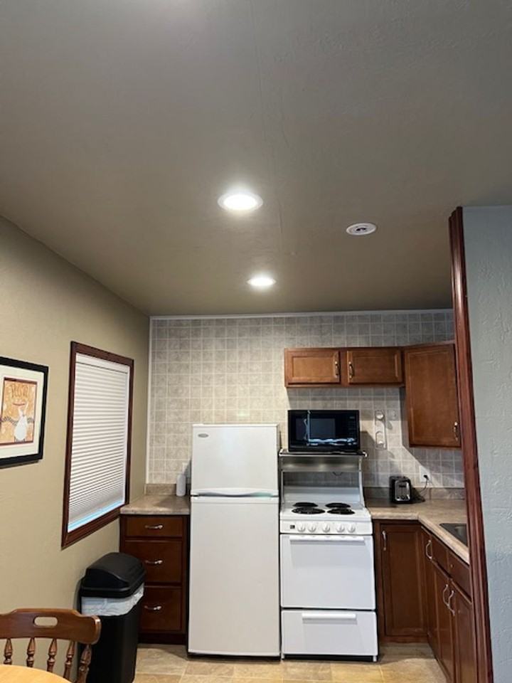 Mark V Apartments - Photo 4 of 6