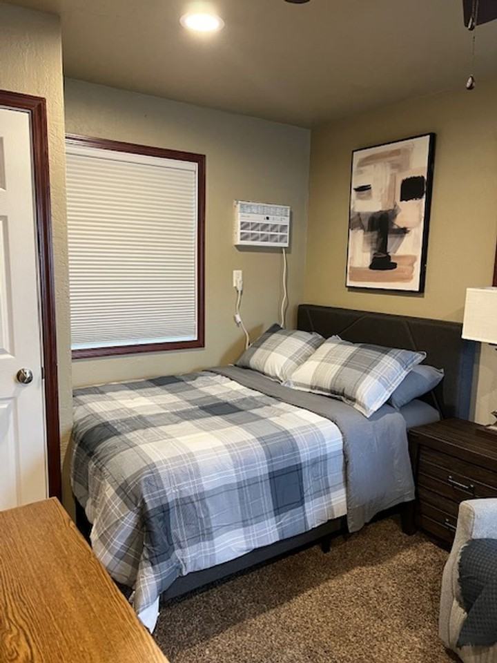 Mark V Apartments - Photo 5 of 6