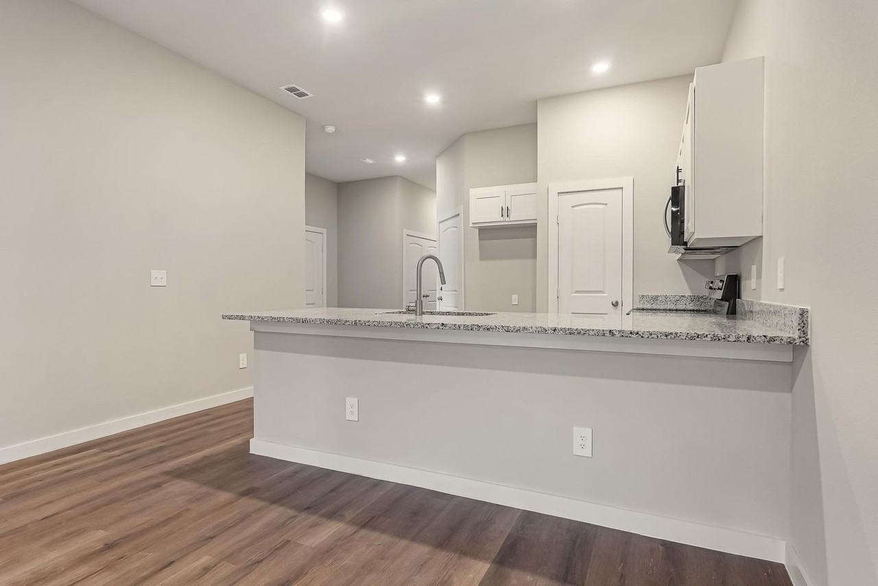 9510 Spirit Ave - Photo 7 of 35