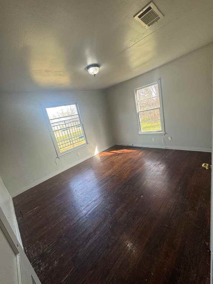 2417 Devaughn St - Photo 7 of 13