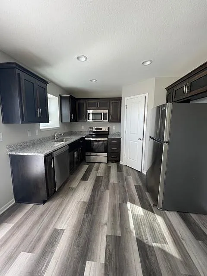 21807 Lucca Cir - Photo 2 of 11